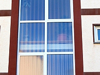 Treppenhaus, Fenster mit Sichtschutz | Grünstadt